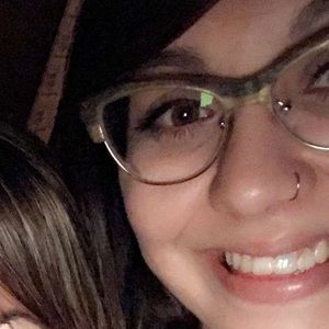 Meet your Posher, Desiree